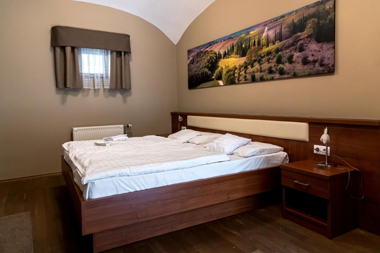 Oliva Hotel Veszprém Zewnętrze zdjęcie