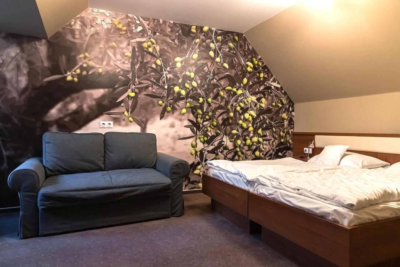 Oliva Hotel Veszprém Zewnętrze zdjęcie